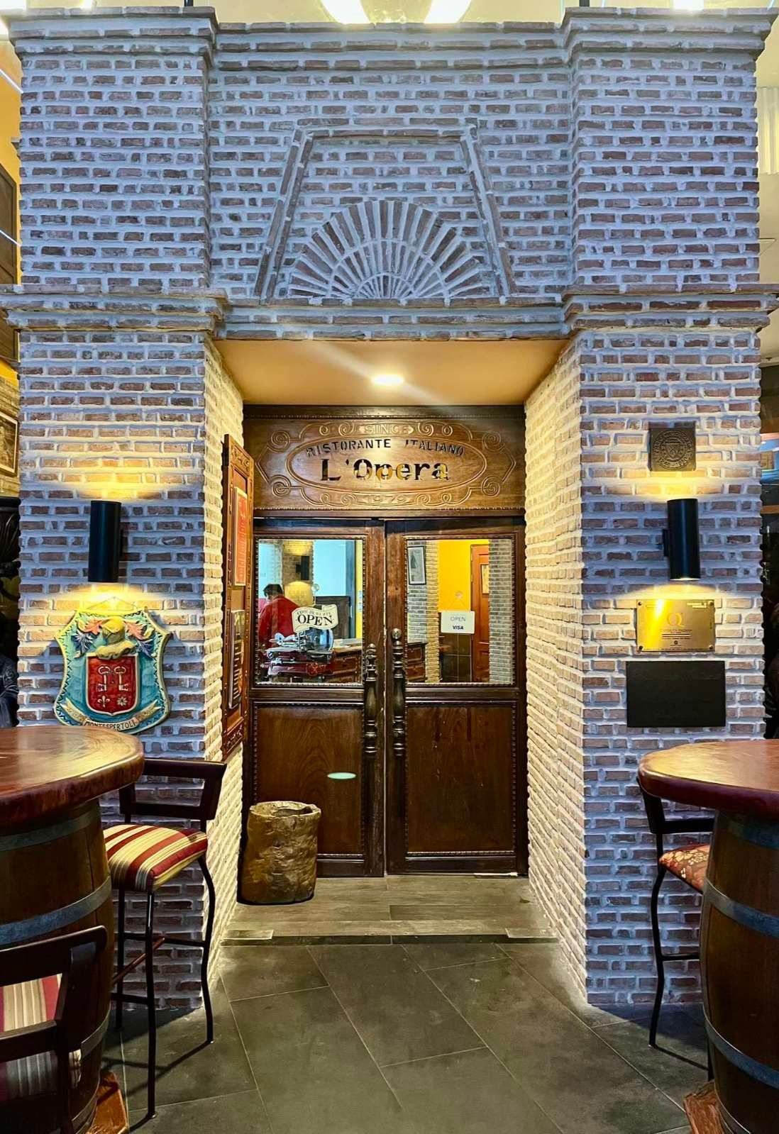 The entrance to L’Opera Ristorante